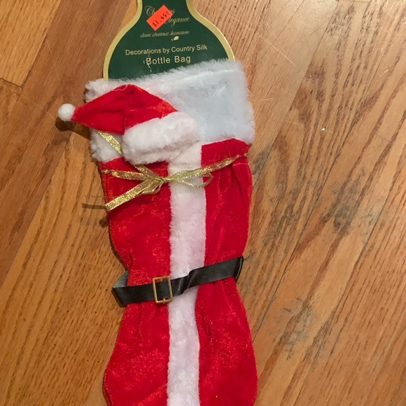 FREE❣️🎄 Bottle Holder Santa Stocking Hat Coat Cozy Christmas Home Decor🆓w/15 - Picture 2 of 2